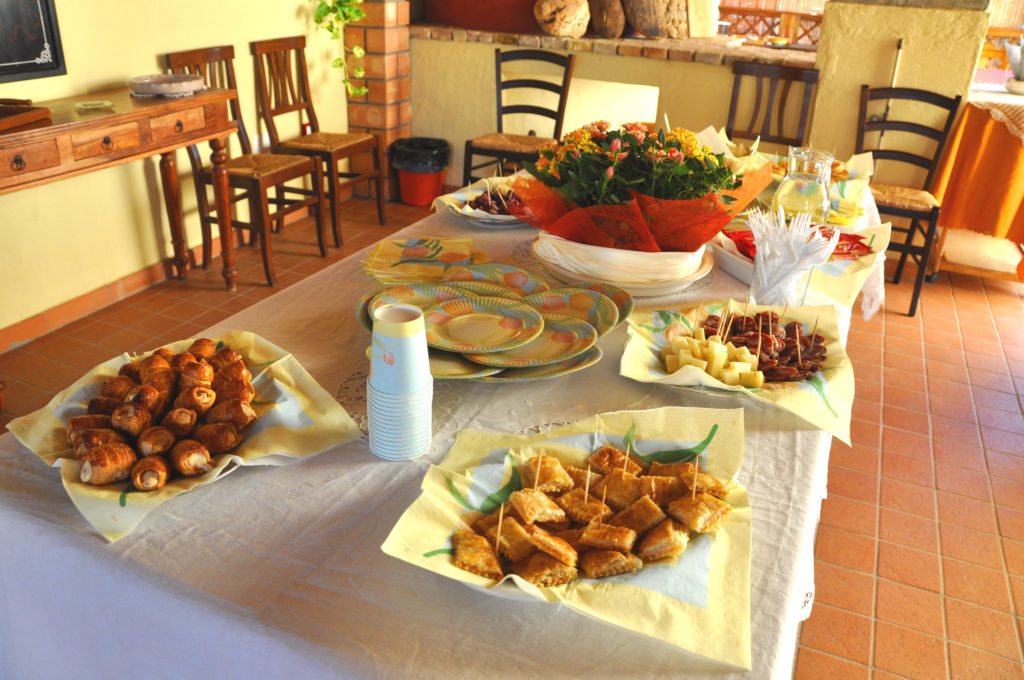 B&B Flumini Quartu I Gerani. Il breakfast ai gerani BB della costa Sud Est della Sardegna